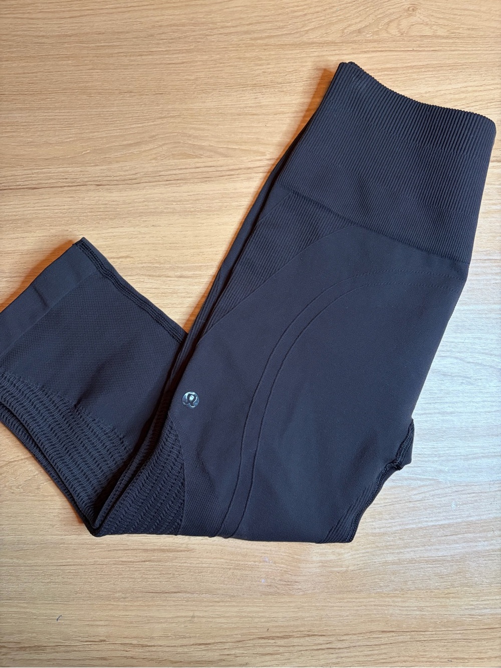 Lululemon Ebb to Street Crop Leggings Black Seamless Mesh Capri Pants